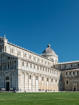 Leaning Tower of Pisa with tourists in Pisa, Italy.