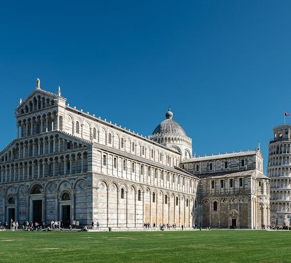 Leaning Tower of Pisa with tourists in Pisa, Italy.