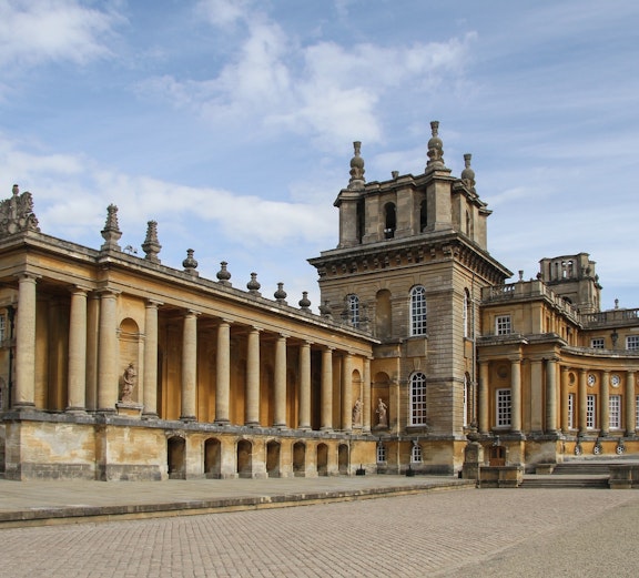 Blenheim Palace exterior with gardens, day trip from London.