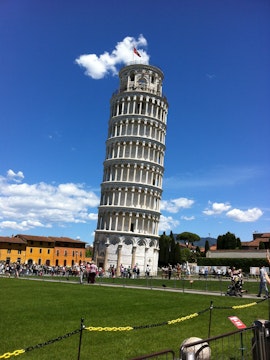 Leaning Tower of Pisa with tourists, part of Florence to Pisa tour.