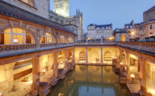 3-Day Stonehenge, Glastonbury, Bath & South West Coast Tour