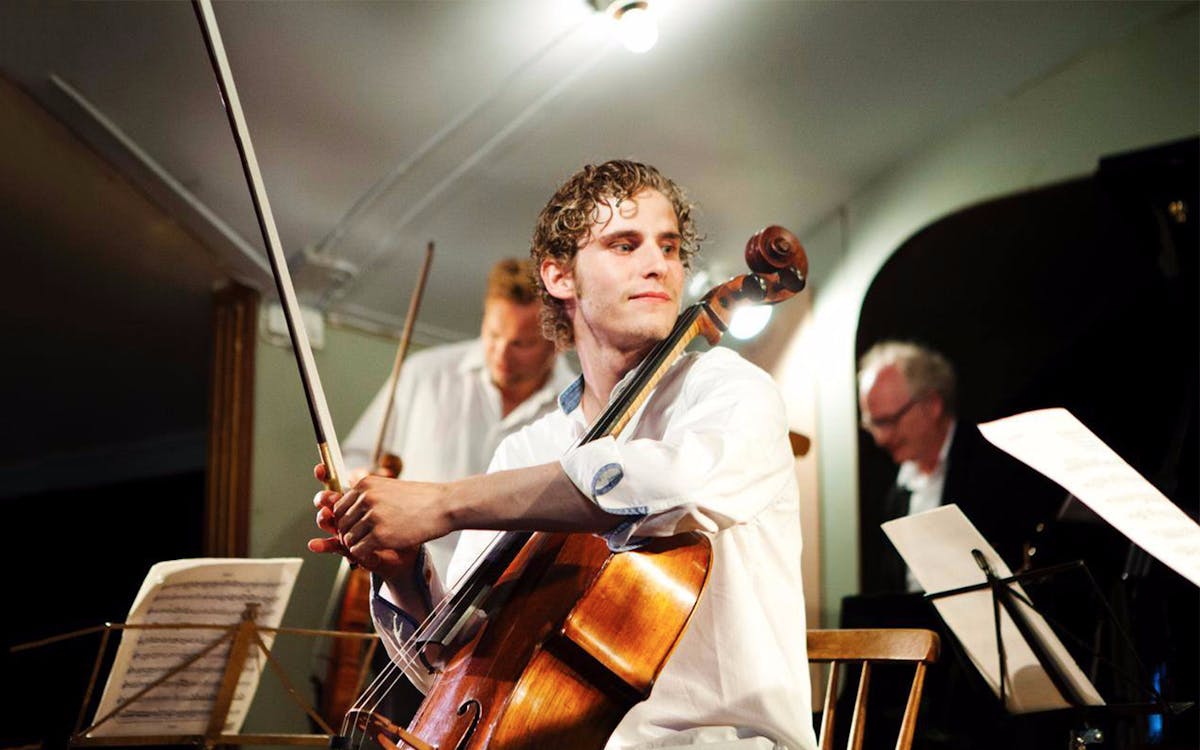 andreas brantelid plays dvořák's cello concerto-0 andreas brantelid plays dvořák's cello concerto-0