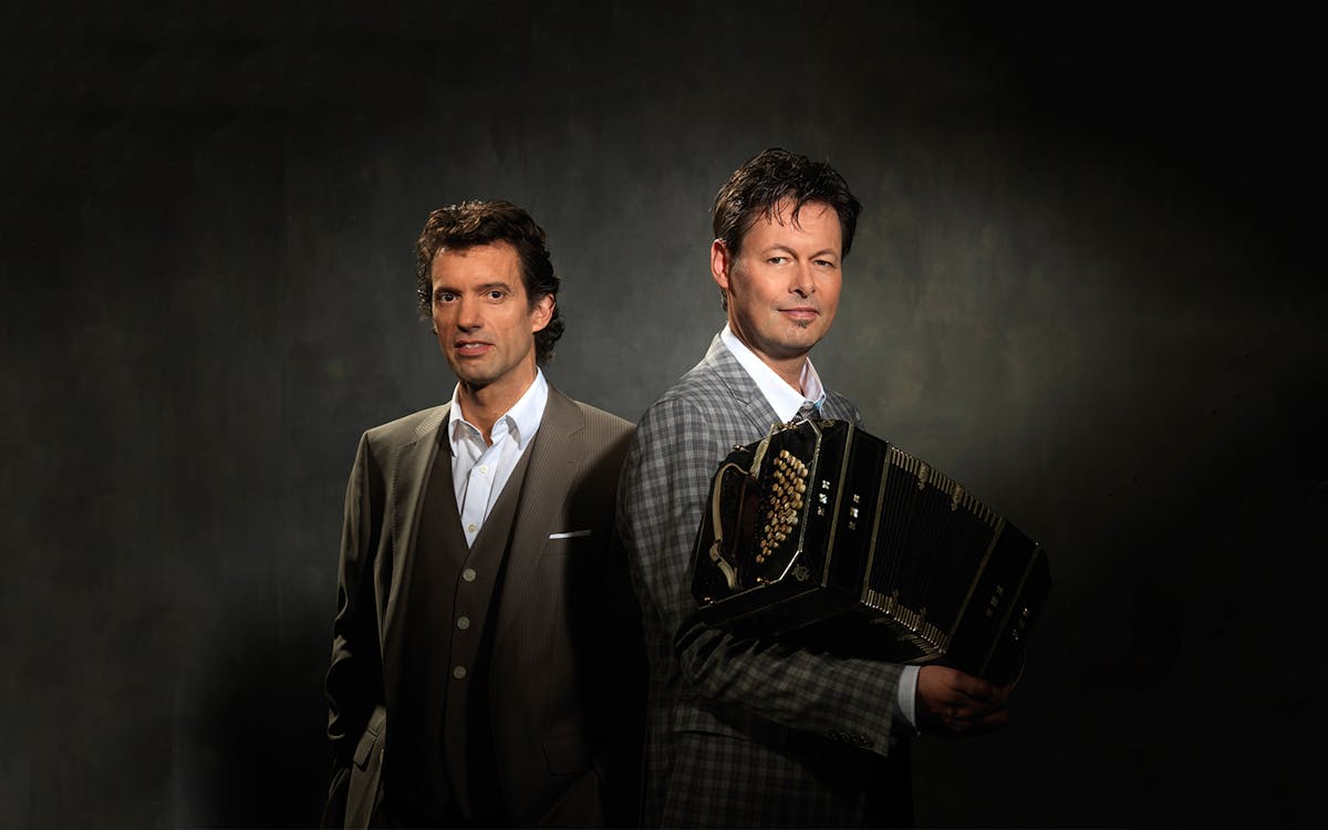 carel kraayenhof & juan pablo dobal: hotel victoria : recital hall-1 carel kraayenhof & juan pablo dobal: hotel victoria : recital hall-1