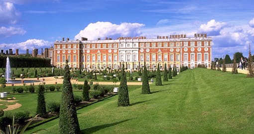 Stonehenge, Bath and Hampton Court Palace Tour from London