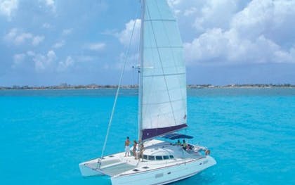 sail by catamaran to isla mujeres-1 sail by catamaran to isla mujeres-1