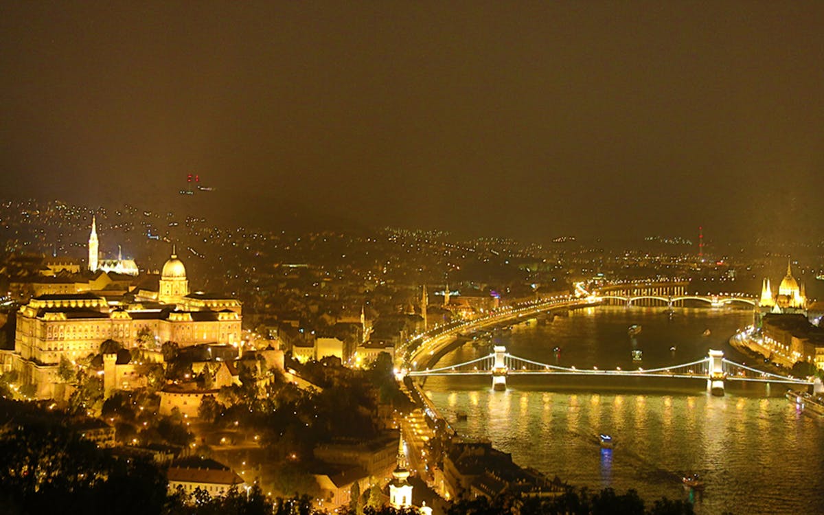 budapest by night - guided tour-1 budapest by night - guided tour-1