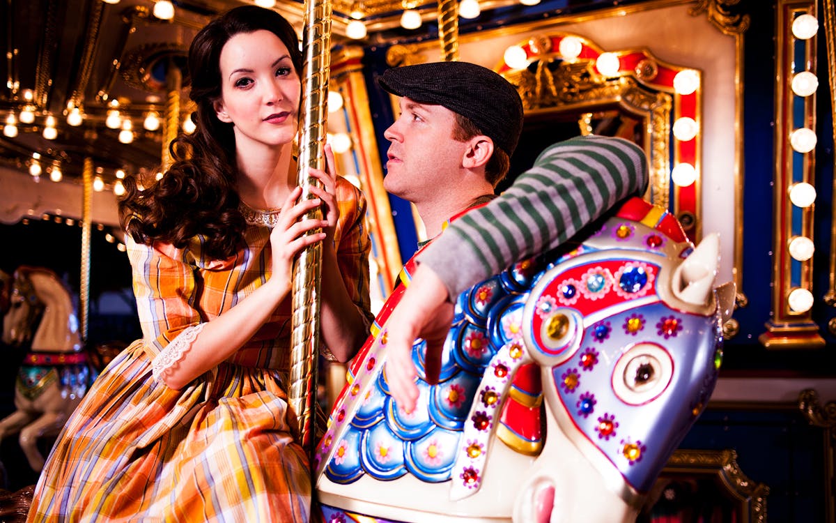 carousel-1 carousel-1