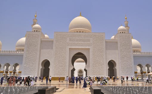 Abu Dhabi city tour + Louvre Museum