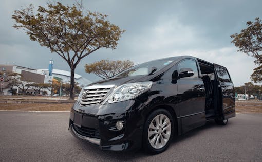 Private Airport Transfers 6 Seater Car