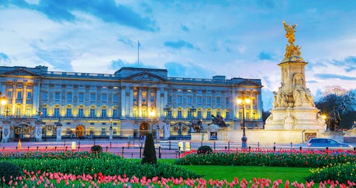 Buckingham Palace and Afternoon Tea at the DoubleTree Hilton