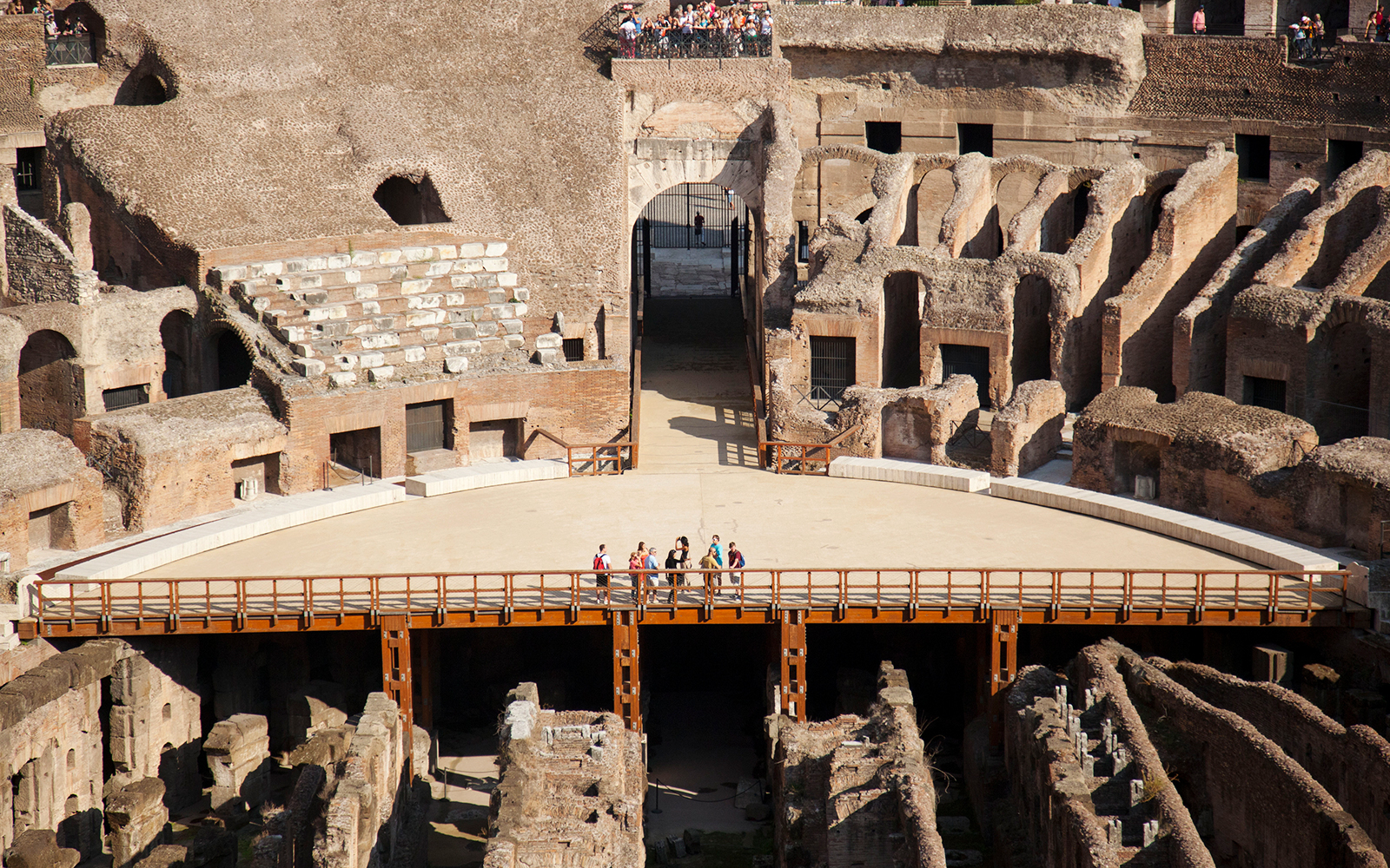 Visita Guiada Evita la Fila al Coliseo con Acceso a la Arena, Foro Romano y Monte Palatino