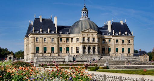 Full Day Guided Tour of Castles of Fontainebleau & Vaux le Vicomte from Paris