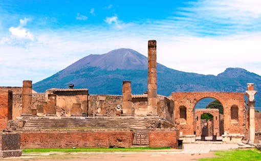 Skip the Line Access to Pompeii with Transfers