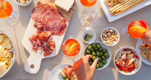 Local Foodie Tour in Trastevere with Wine and Dinner