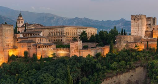 Morning Guided Tour with Fast Track Access to Alhambra and the Generalife