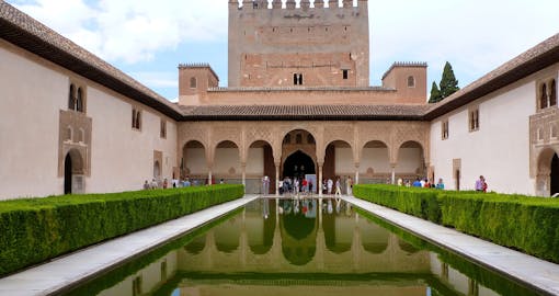 Guided Tour with Fast Track Access to Alhambra and the Generalife