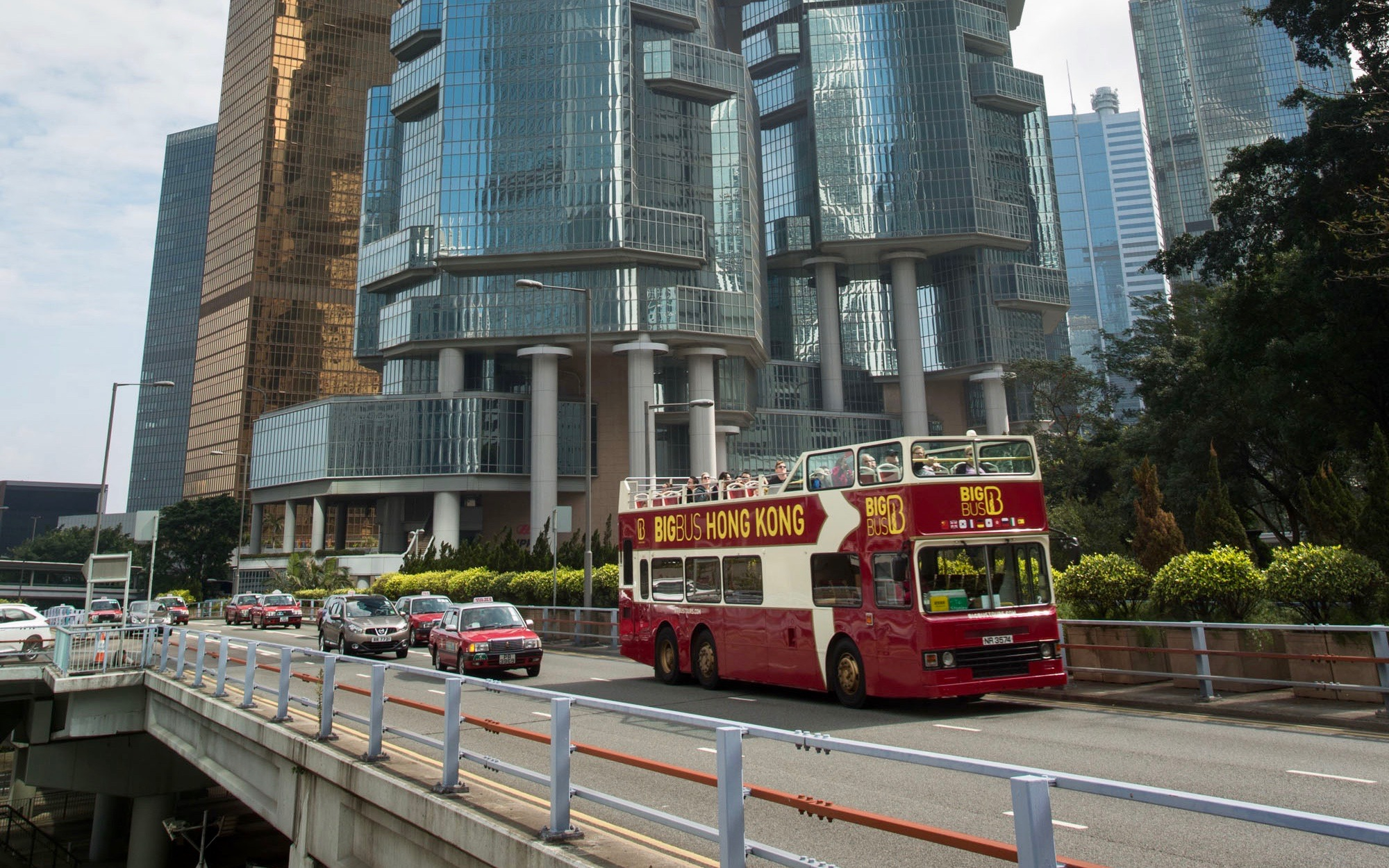 Hong Kong: Hop-On Hop-Off Deluxe Ticket