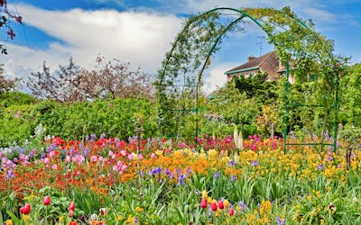 Full Day Tour of Giverny Monet's Gardens From Paris