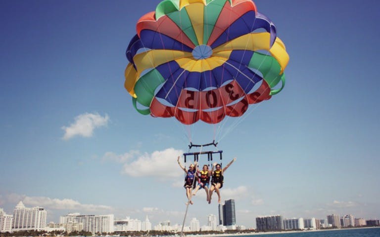 miami parasailing-1 miami parasailing-1