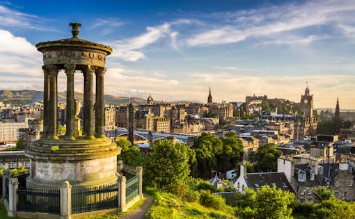 Edinburgh Overnight Tour from London with HO-HO Bus Tour & Castle Entry