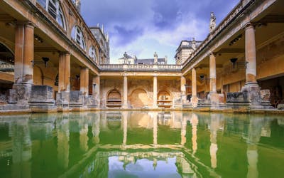 Stonehenge and Bath Guided Day Trip From London