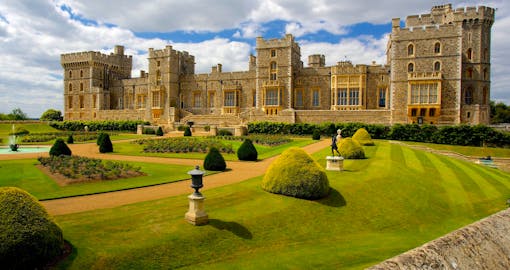 Windsor, Bath and Stonehenge Tour from London