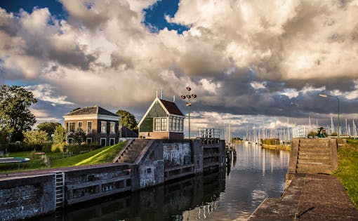 Day Tour: Volendam, Edam, and Windmills from Amsterdam