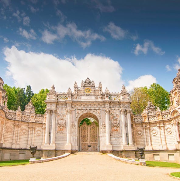 Your complete guide to Dolmabahce Palace in Istanbul