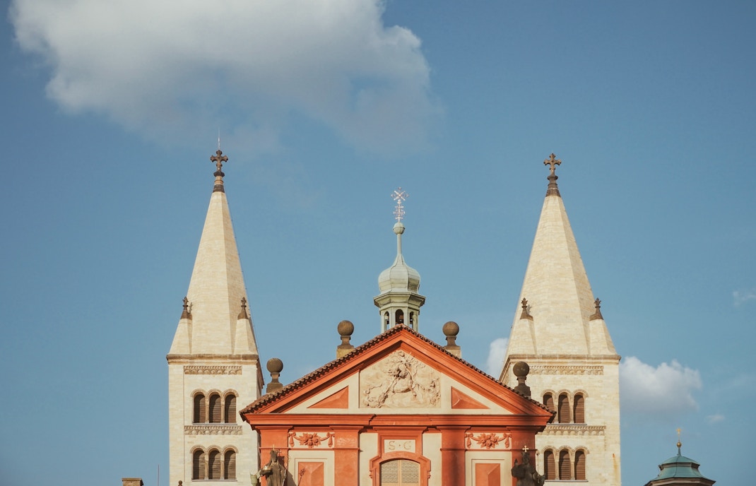 Jardines del Castillo de Praga Basílica de San Jorge