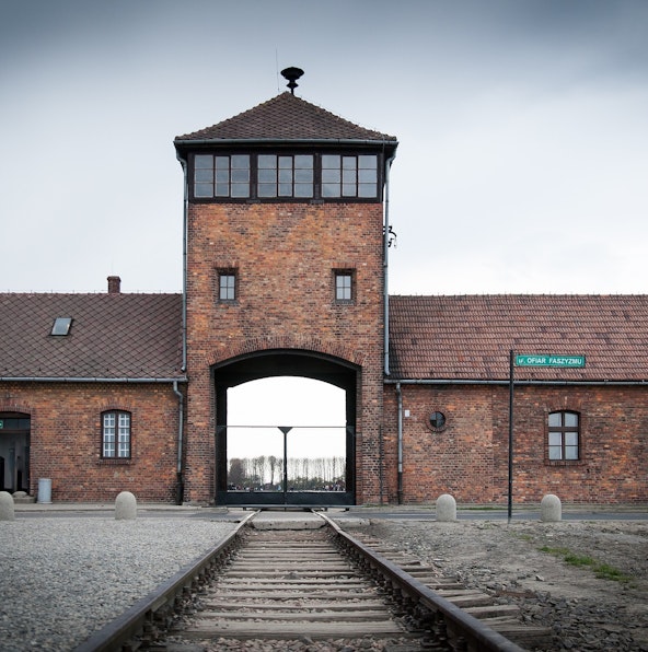 6 best Auschwitz Birkenau guided tours