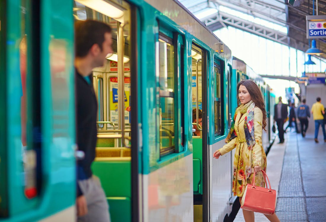 How to get to Crazy Horse Paris