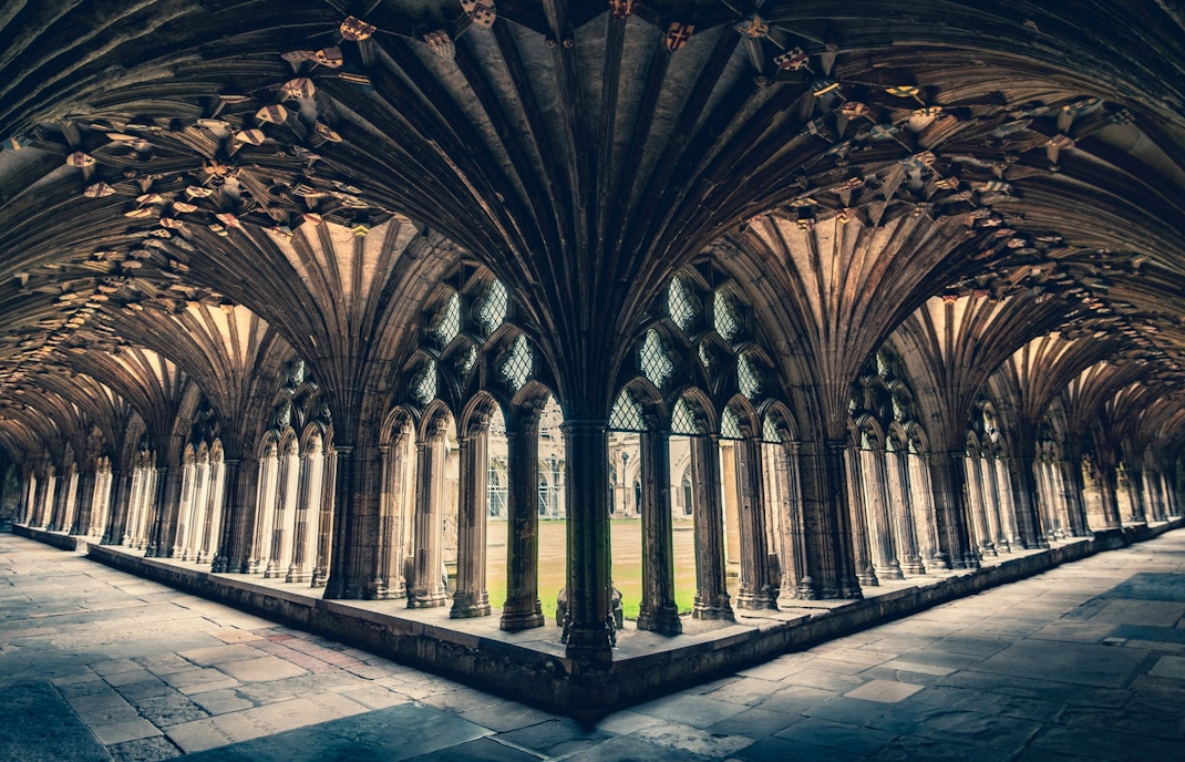 canterybury cathedral cloister