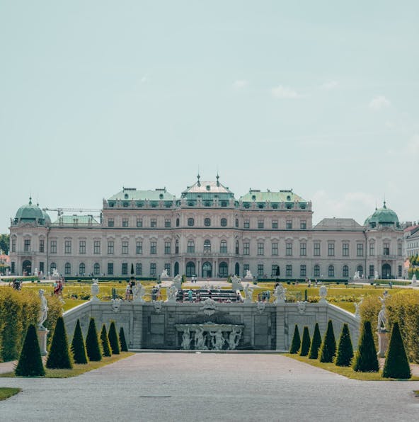 Top 5 Buckingham Palace guided tours options