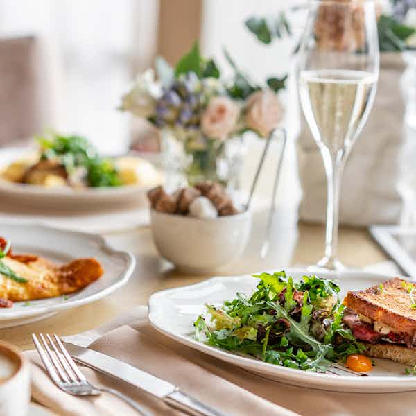 Where to Eat in West End - Le Gavroche