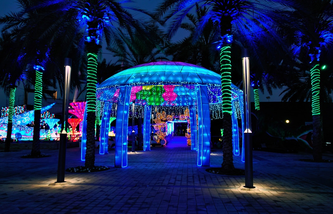 dubai garden glow