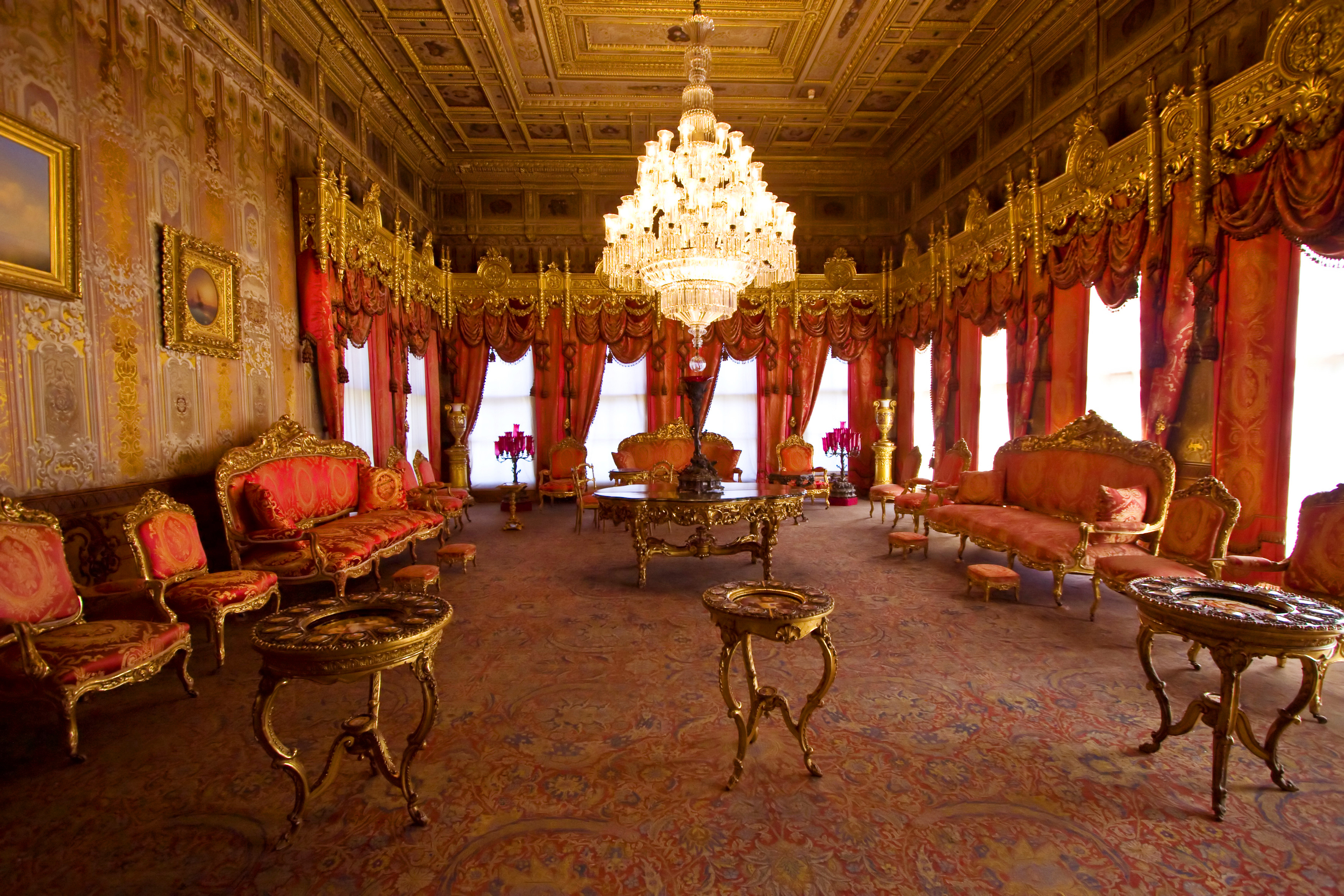 Pink Hall (Valide Sultan’s Salon)