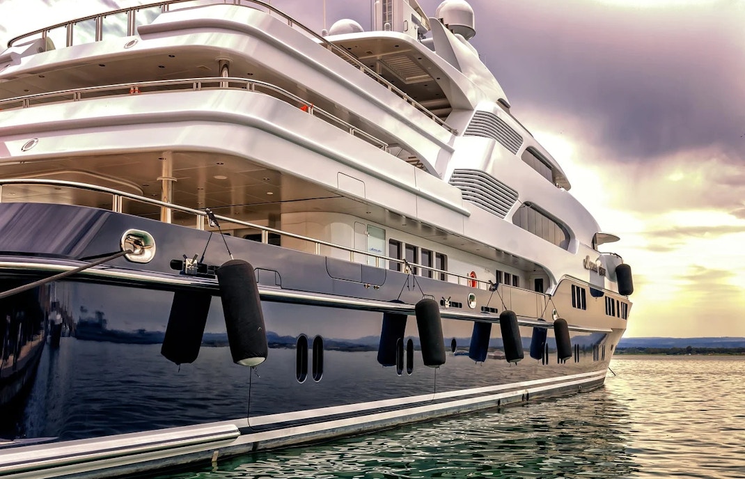 Dubai city travel guide - Boat Tours