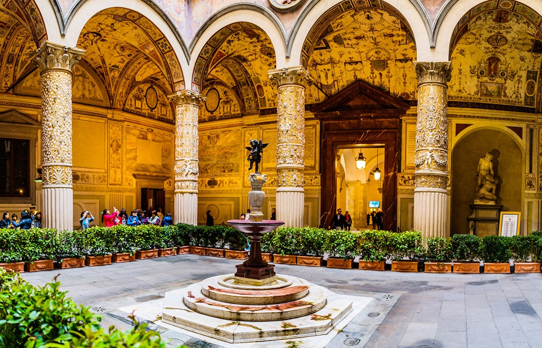 palazzo vechhio courtyard