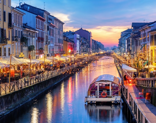 Duomo di Milano under clear skies, showcasing Milan in March
