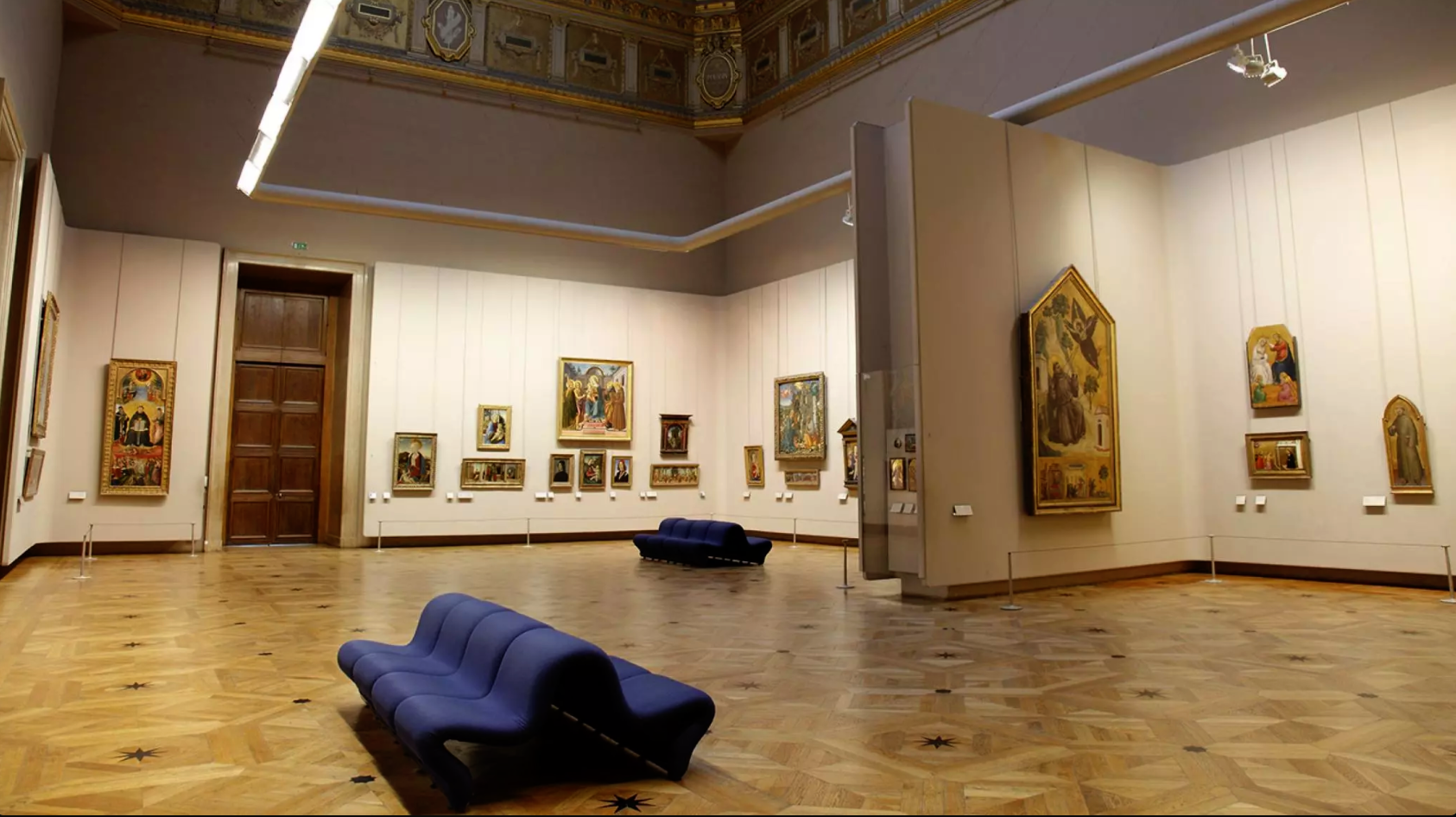 Louvre The Salon Carre