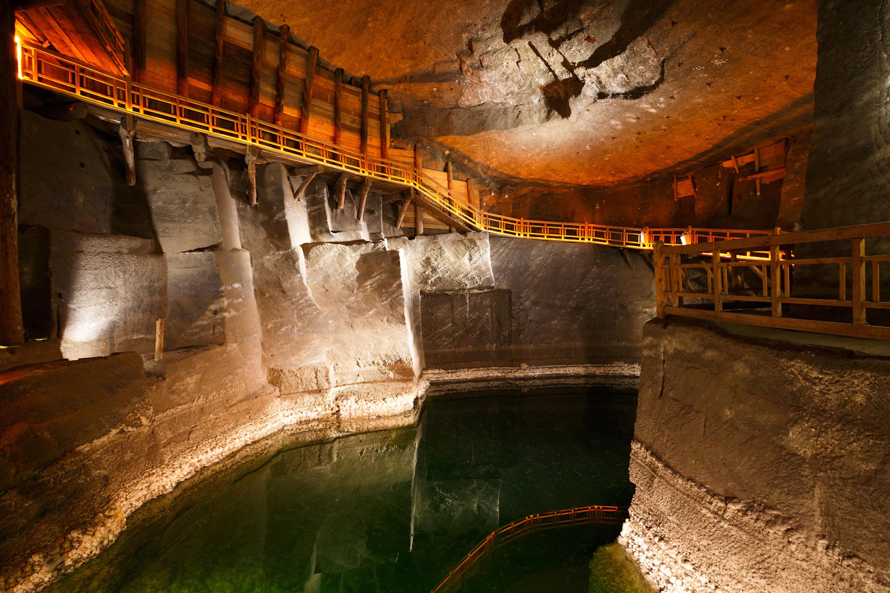 From Krakow: Wieliczka Salt Mine & Oskar Schindler's Factory Guided Tour — 2