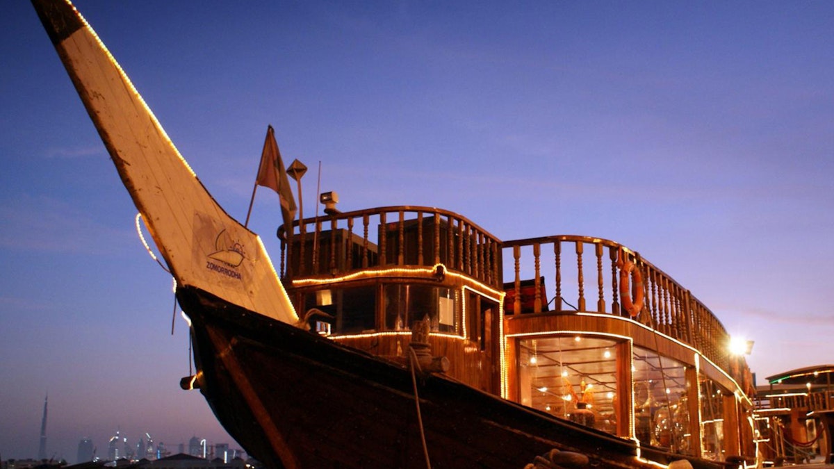 Best dhow cruise in Dubai - Dubai Creek