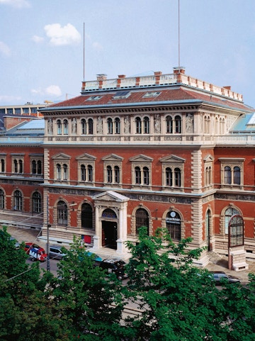 MAK Museum of Applied Arts building exterior in Vienna, Austria.