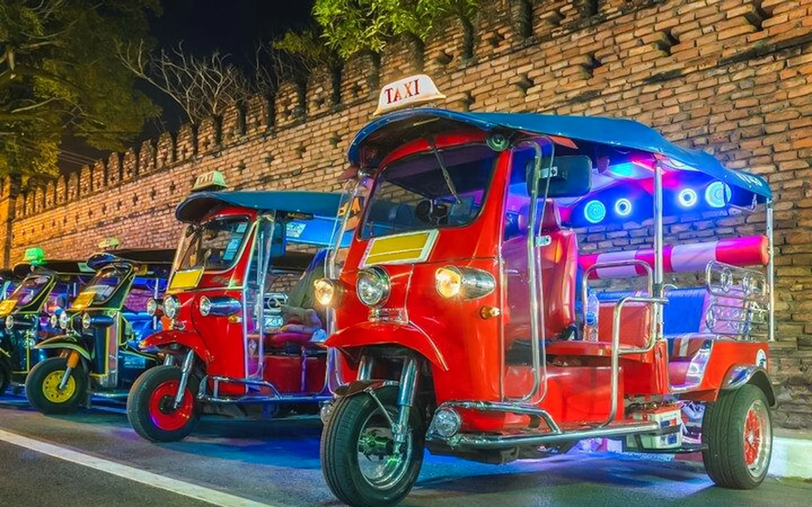 Chiang Mai Night Tuk-Tuk Tour: Temples and Night Market with Street-Food Tasting Image 12