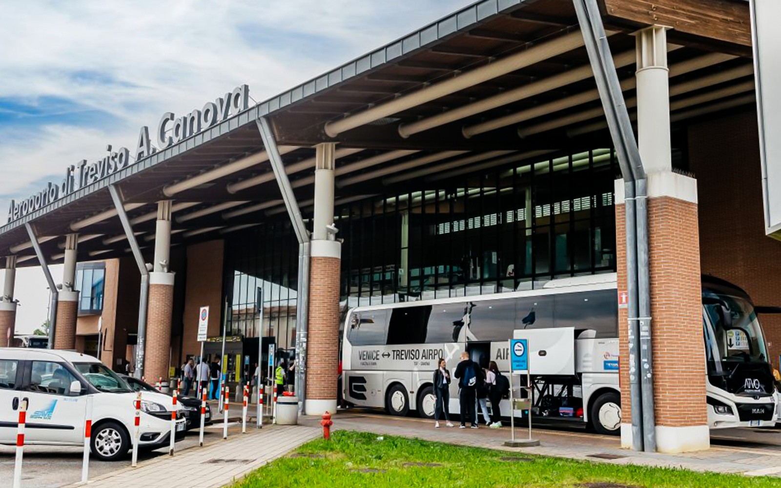Bus at Treviso Airport for round-trip to Venice Mestre.
