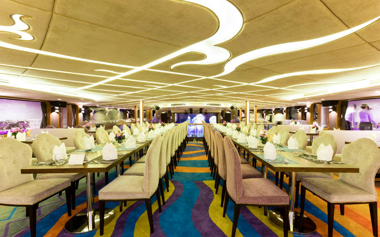 Interior of Wonderful Pearl Luxury Cruise