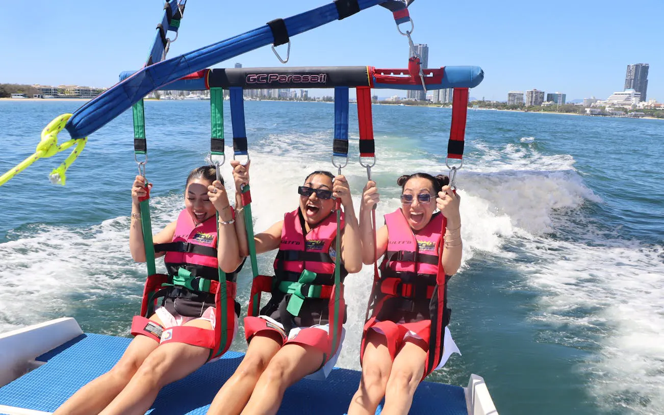 Triple Parasail - 3 people. Image 4