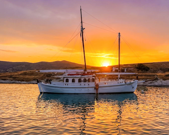 Corfu: Sunset Cruise on Classic Boat with Cocktails & Snacks