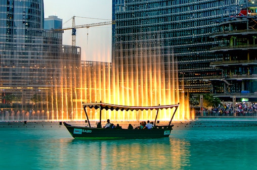 Dubai Fountain Show & Abra Lake Ride Tickets