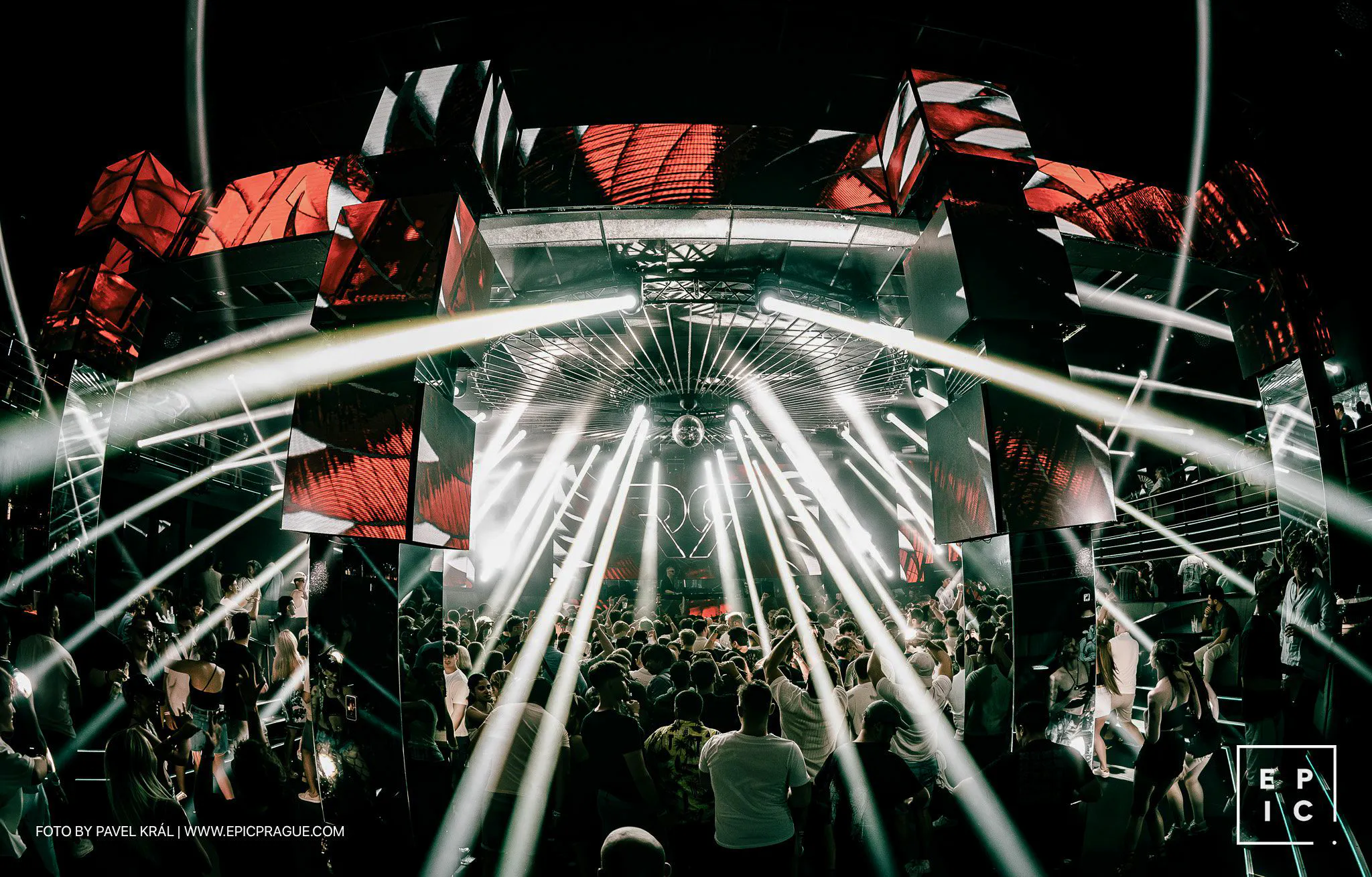 praga: disfruta de la discoteca más grande de praga + opción vip-1